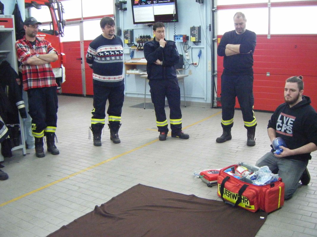 Erste Hilfe am Kind - Freiwillige Feuerwehr Debring e. V.